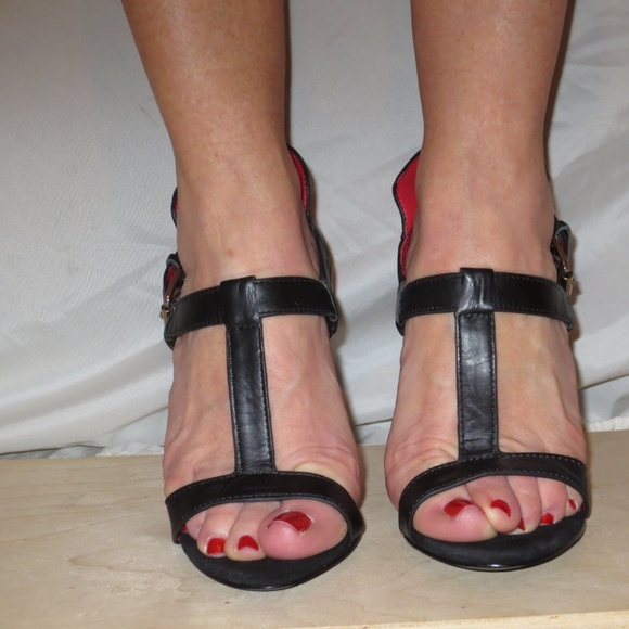 LAST CHANCE Charles Jourdan Black Leah Sandals - Picture 2 of 8